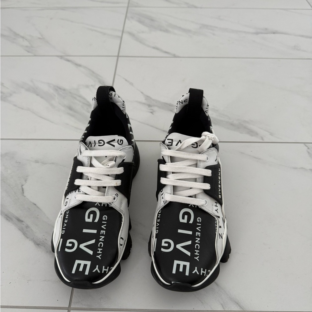 Givenchy Monochrome Logo Sneakers - Picture 1 of 5